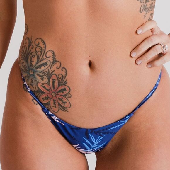 NWT Set: Scoop Triangle Bikini in Blue Palm - Picture 10 of 13